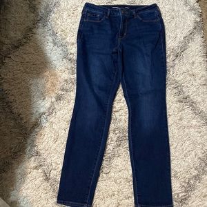 Old Navy Mid rise Pop Icon skinny jeans. Dark wash, loser “skinny” fit.